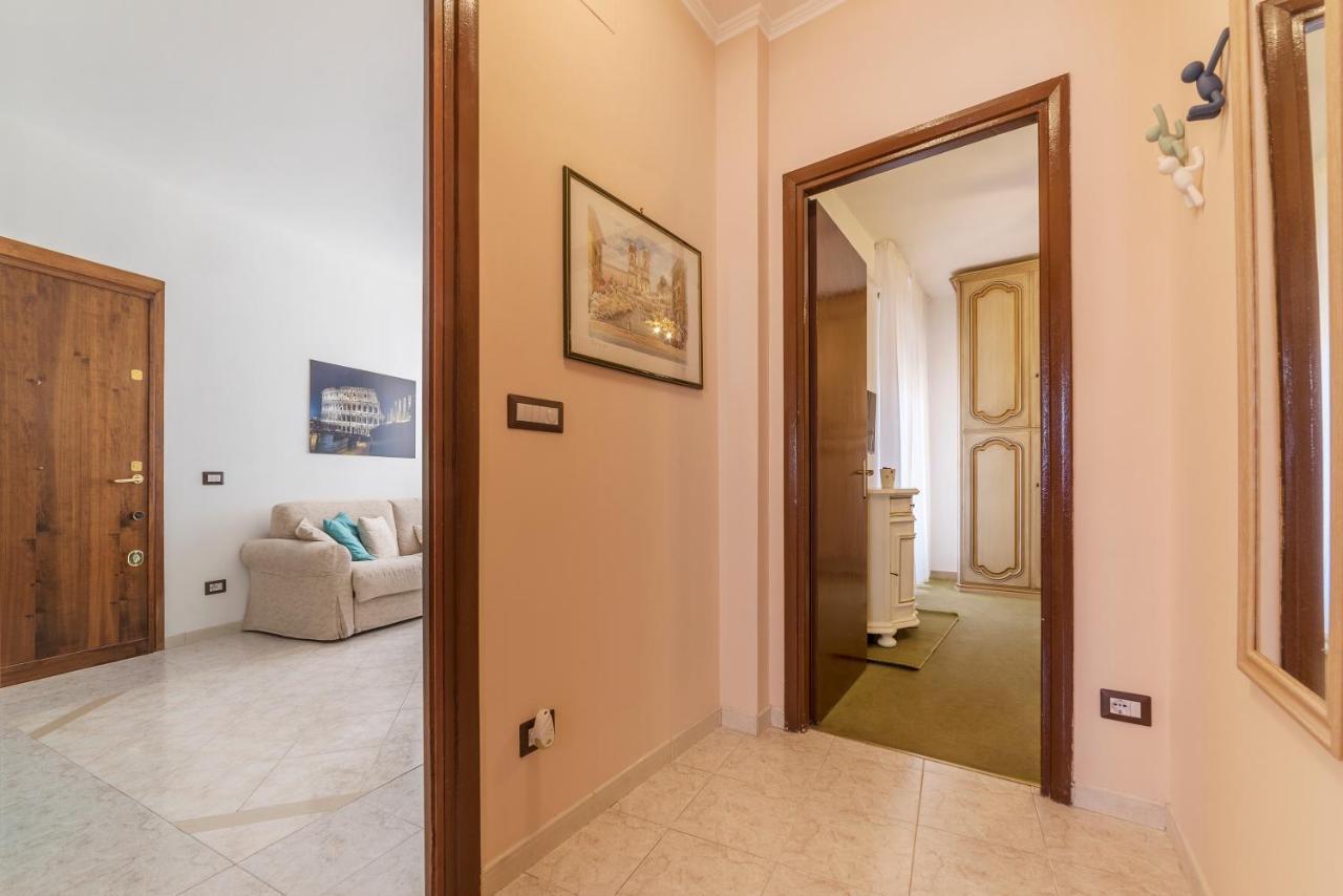 San Giovanni Apartment With Balcony Rome Bagian luar foto